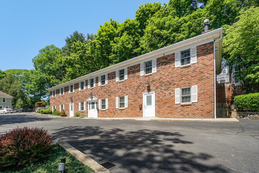 160 N State Rd, Briarcliff Manor, NY à louer - Photo de l’immeuble – Image 2 sur 18