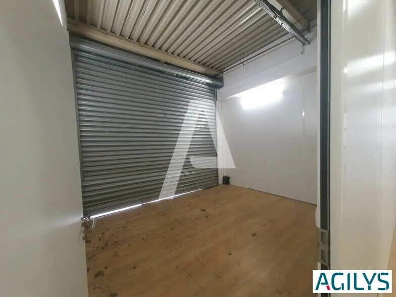Local d’activités dans Champigny-sur-Marne à louer - Photo de l’immeuble – Image 2 sur 10