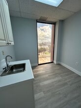 2500 E Hallandale Beach Blvd, Hallandale Beach, FL à louer Photo intérieure– Image 1 sur 13