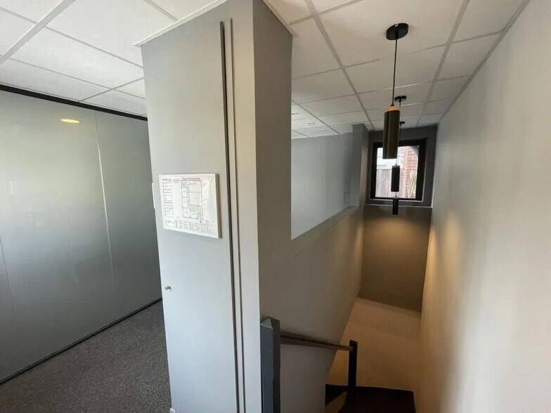 150 Rue Pierre Mauroy, Lille à louer - Photo de l’immeuble – Image 2 sur 10