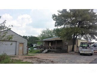 Plus de détails pour 1819 S Chestnut St, Lampasas, TX - Spécialisé à vendre