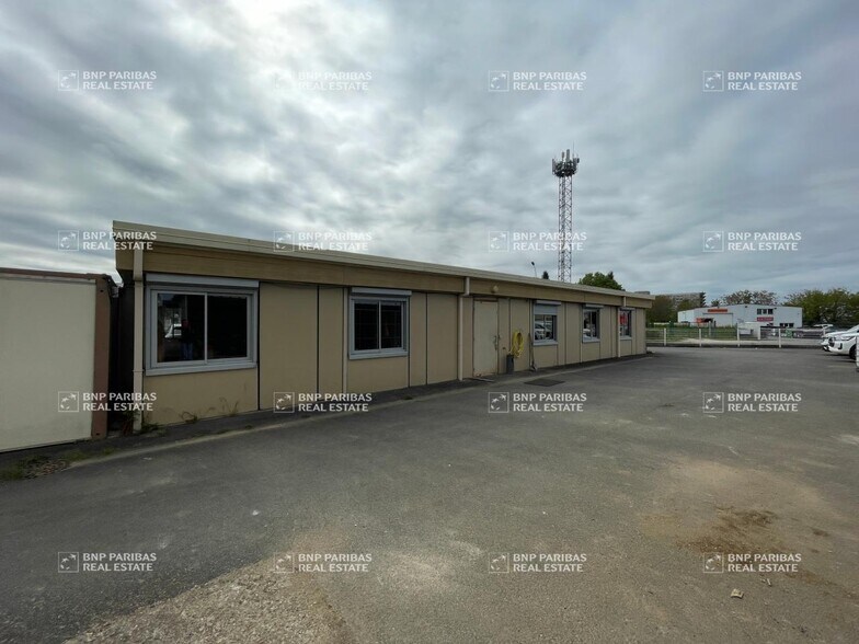 Bureau dans Olivet à vendre - Photo de l’immeuble – Image 2 sur 9