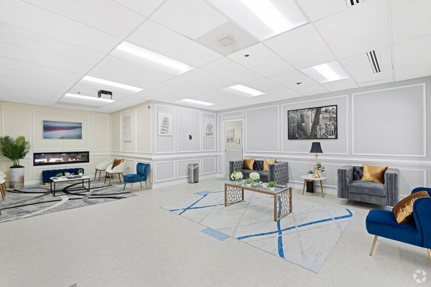 4600 N Park Ave, Chevy Chase, MD à vendre - Hall d’entrée – Image 3 sur 60