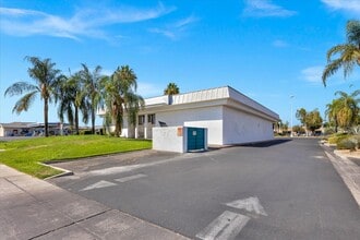 3730-3780 N Blackstone Ave, Fresno, CA à louer Photo intérieure– Image 2 sur 6