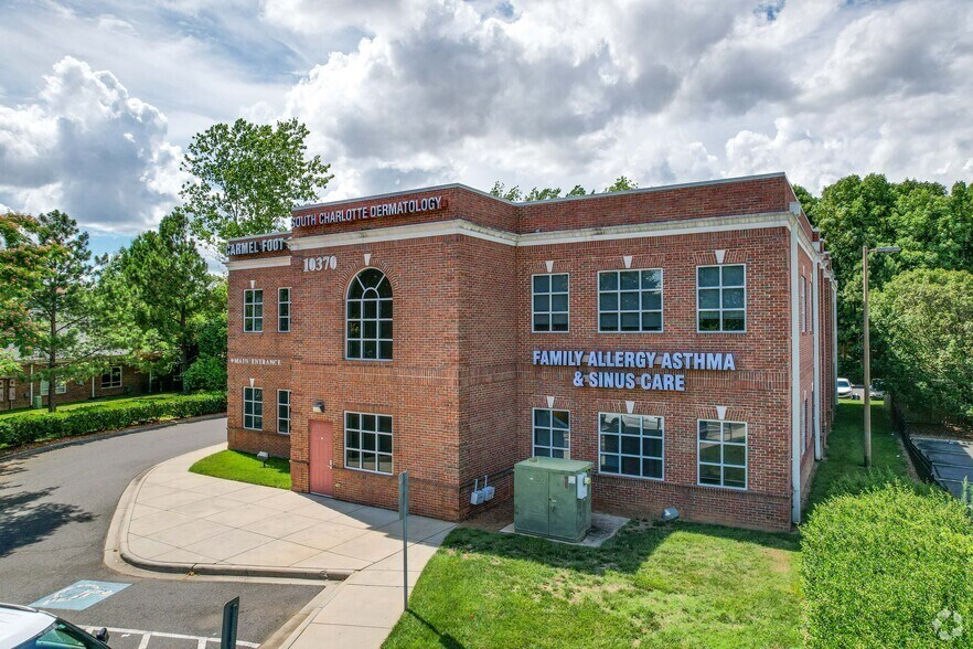 10370 Park Rd Ex, Charlotte, NC à louer - Photo de l’immeuble – Image 3 sur 6