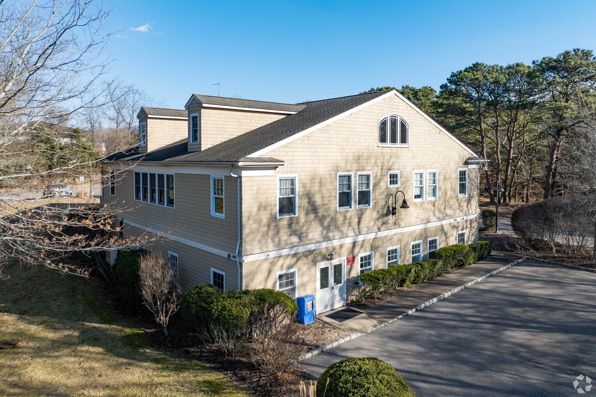 2036 County Road 39, Southampton, NY à vendre Photo principale– Image 1 sur 20