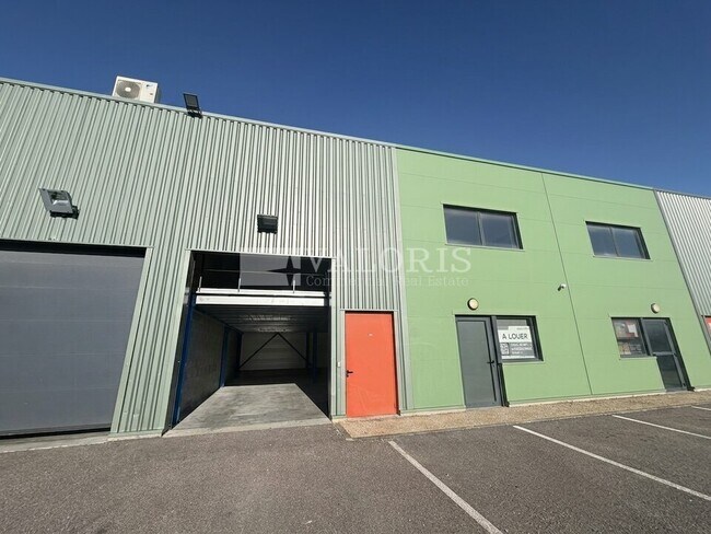 Plus de détails pour 150 Rue Georges Charpak, Civrieux - Local d'activités à louer