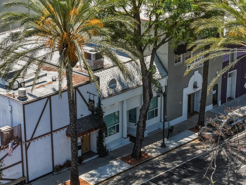 738 N Highland Ave, Los Angeles, CA à vendre - Photo de l’immeuble – Image 2 sur 10