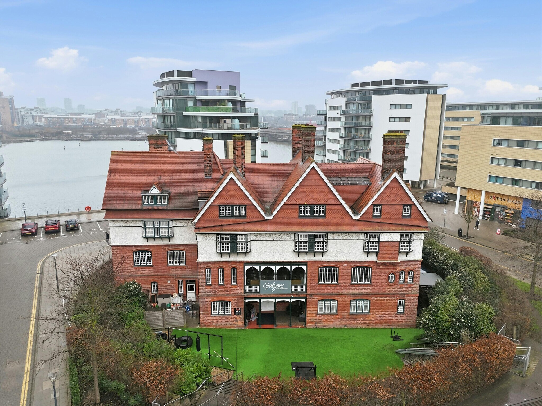 Gallions Rd, Londres à vendre Photo principale– Image 1 sur 32