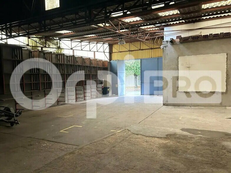 Industriel/Logistique dans Lardy à louer - Photo de l’immeuble – Image 2 sur 4