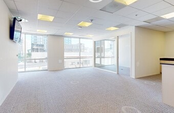 210 E Trade St, Charlotte, NC à louer Numérisation 3D Matterport– Image 1 sur 4