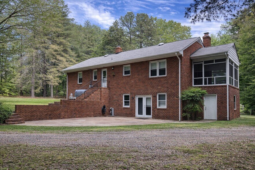 7999 Fast Ln, Mechanicsville, VA à vendre - Photo de l’immeuble – Image 3 sur 10