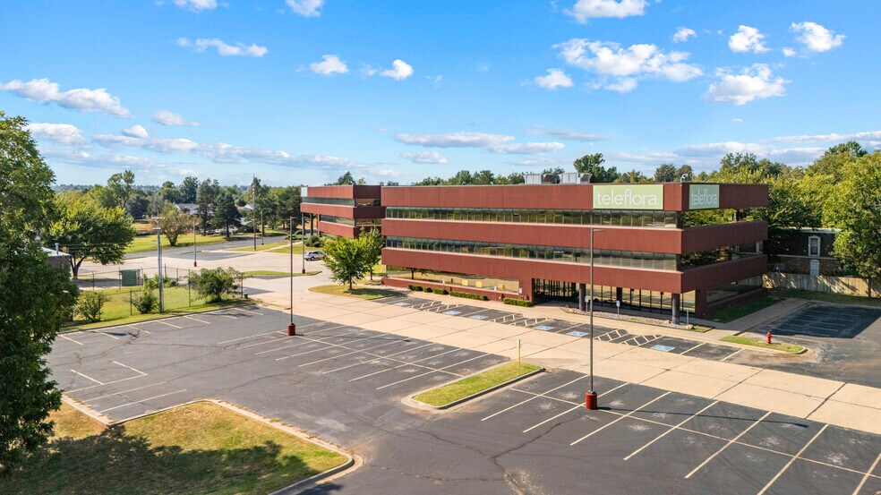 Teleflora Campus portefeuille de 4 biens à vendre sur LoopNet.fr - Photo de l’immeuble – Image 2 sur 14