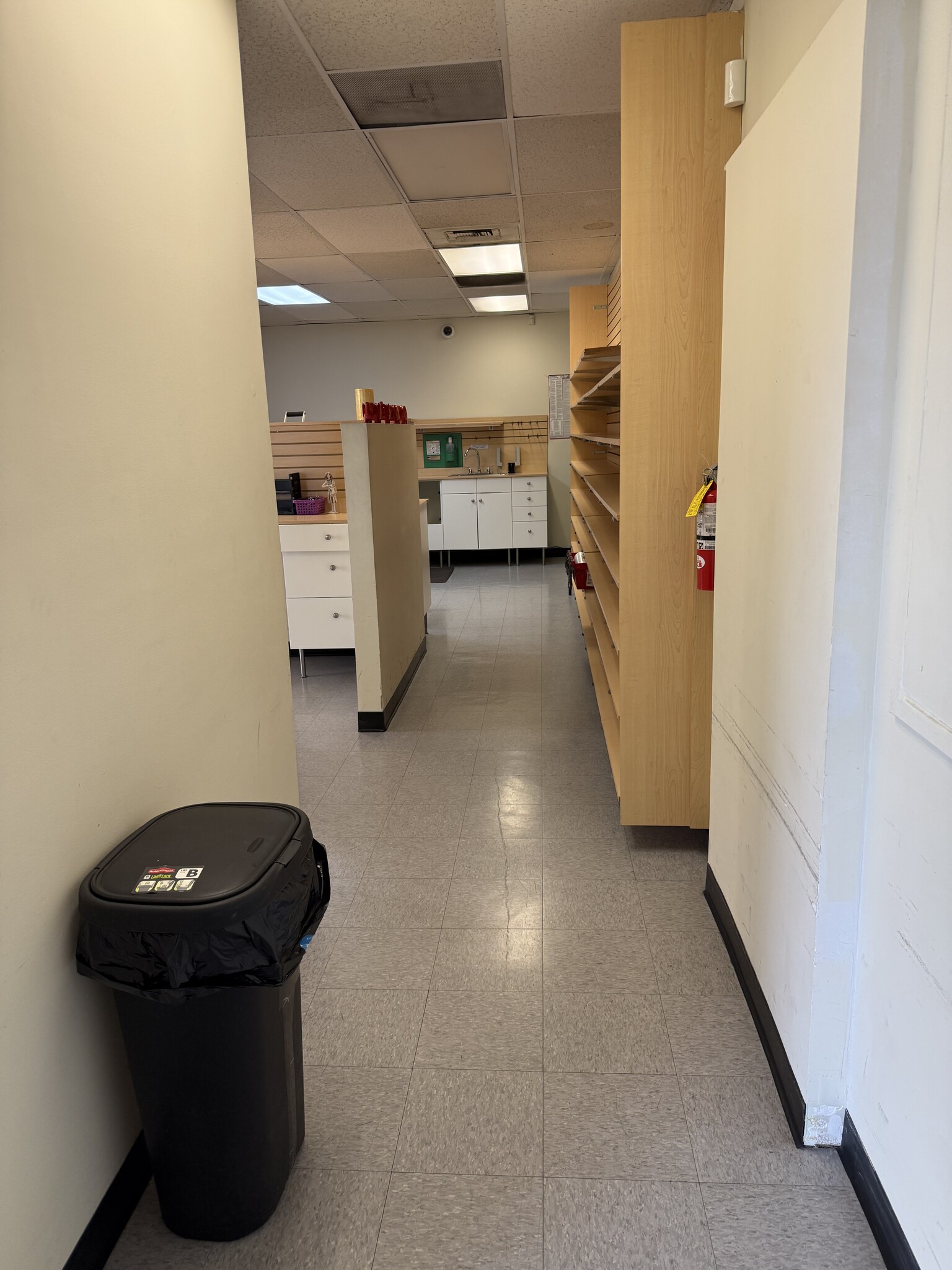 16430-16438 Vanowen St, Van Nuys, CA à louer Photo intérieure– Image 1 sur 5