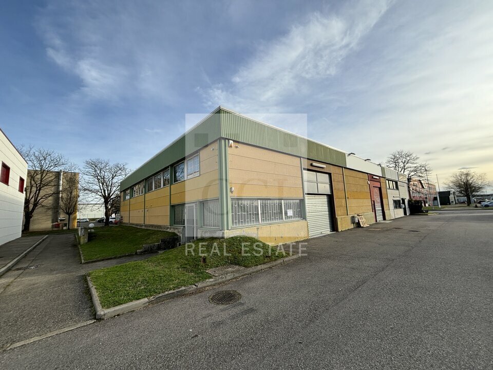 5 Rue Du Mont-Blanc, Corbas à vendre Photo de l’immeuble– Image 1 sur 10