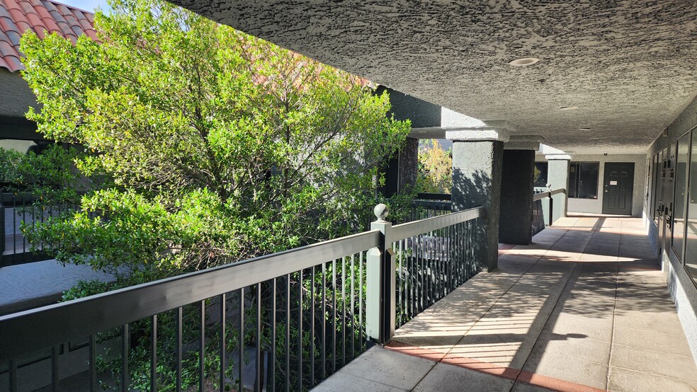 222-228 S Rainbow Blvd, Las Vegas, NV à louer - Photo de l’immeuble – Image 3 sur 12