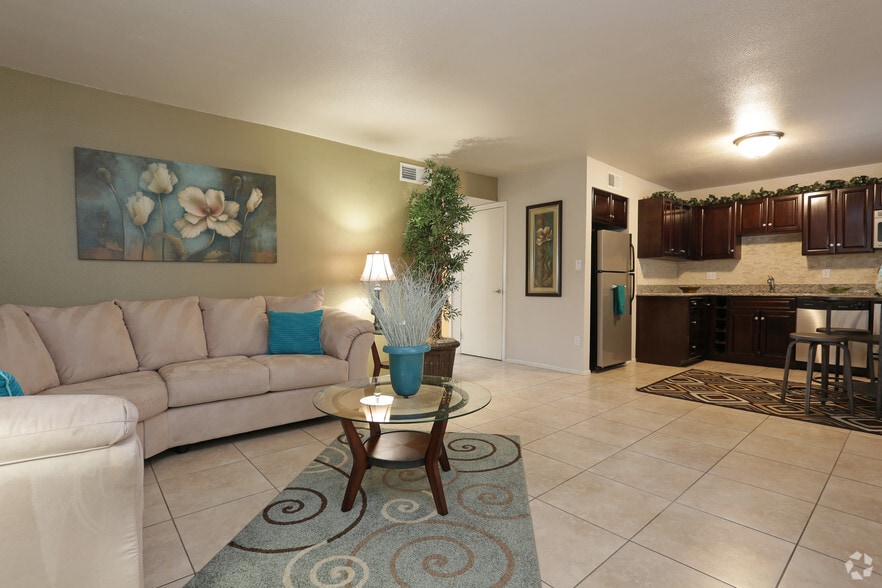 1320 E Highland Ave, Phoenix, AZ à vendre - Photo intérieure – Image 2 sur 21
