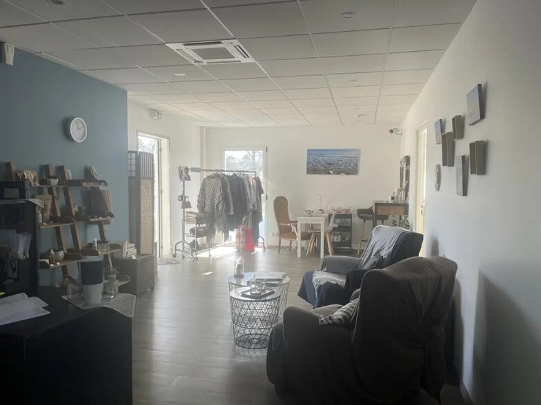 Local d'activités dans Parempuyre à vendre - Photo intérieure – Image 3 sur 6