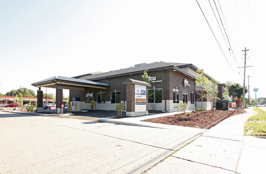 2793 Plymouth Rd, Ann Arbor, MI à louer - Photo de l’immeuble – Image 2 sur 7