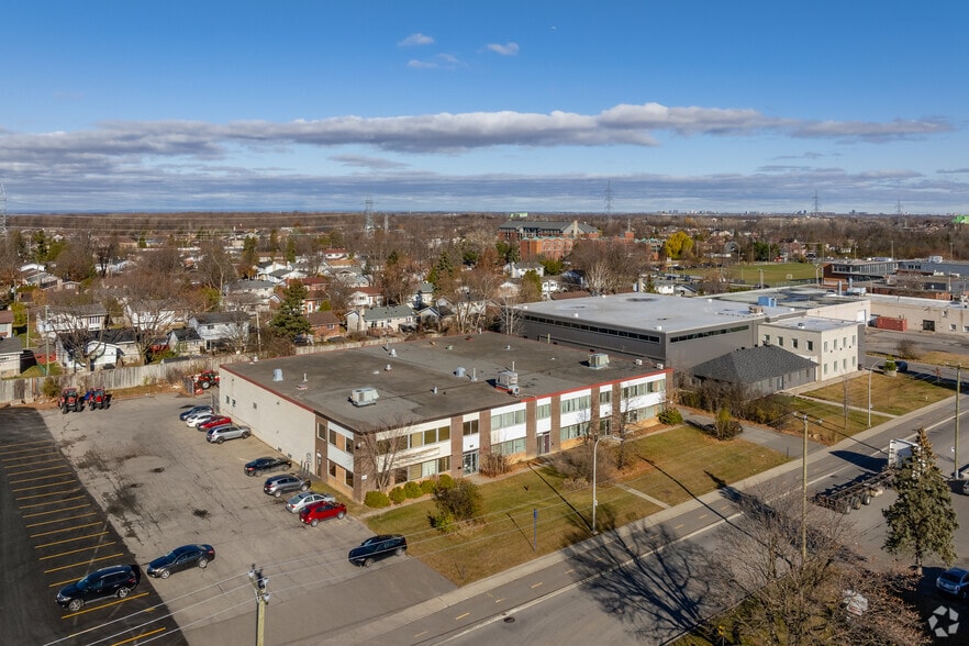 121-123 Av Labrosse, Pointe-claire, QC à vendre - Aérien – Image 2 sur 4