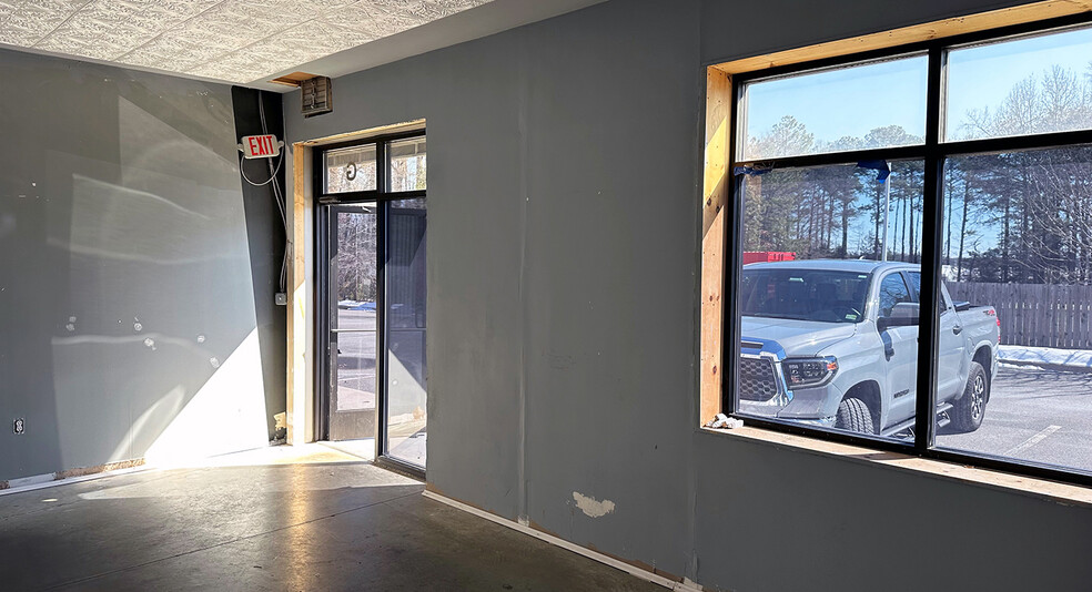 2305 Commerce Center Dr, Rockville, VA à louer - Photo de l’immeuble – Image 3 sur 6