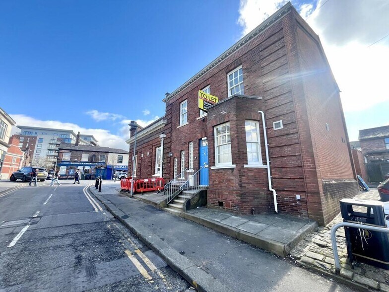 463 Bury New Rd, Manchester à louer - Photo de l’immeuble – Image 2 sur 15
