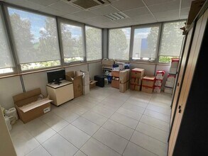 Local d'activités dans Le Plessis-Bouchard à vendre Photo intérieure– Image 2 sur 6