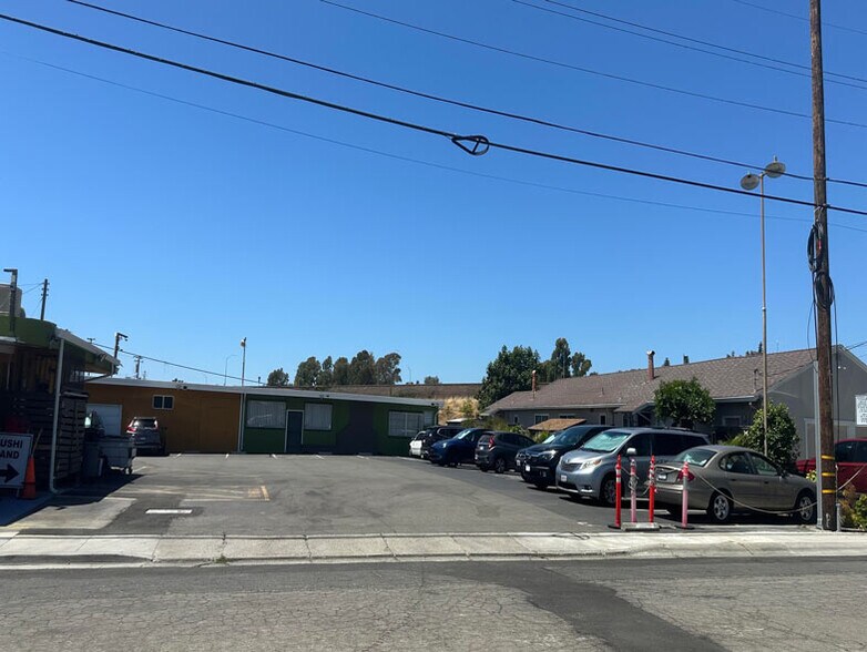 19740, Hayward, CA à vendre - Photo de l’immeuble – Image 2 sur 11