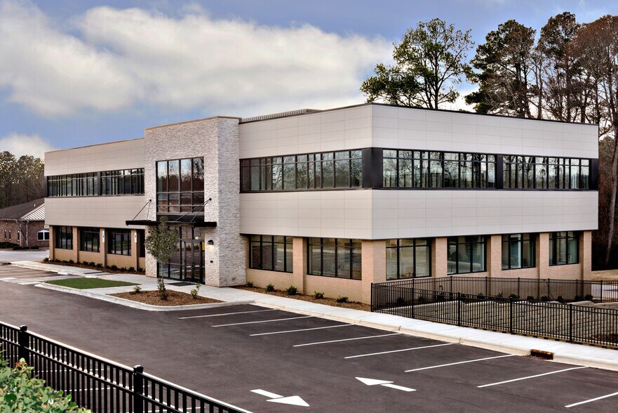 400 Attain St, Fuquay Varina, NC à louer - Photo de l’immeuble – Image 2 sur 6
