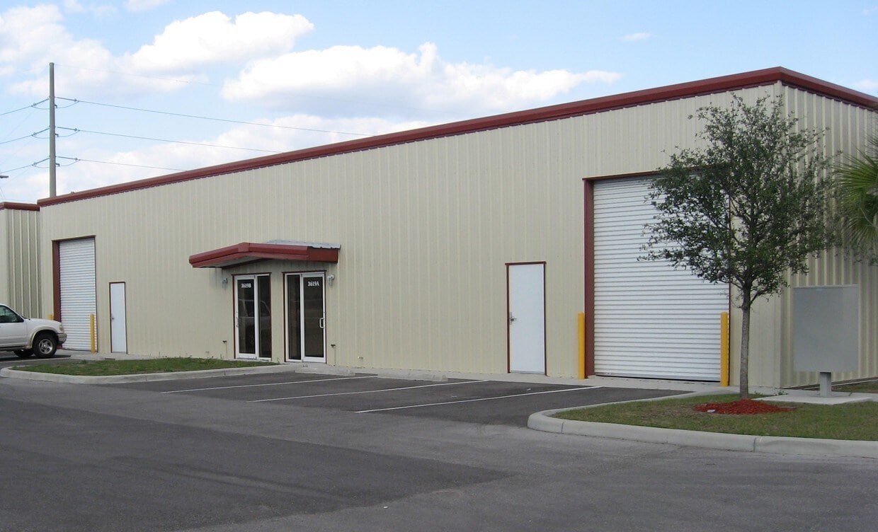 3611 E 10th Ave, Tampa, FL à louer Photo de l’immeuble– Image 1 sur 1