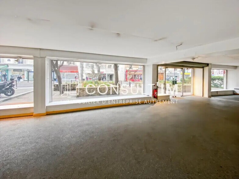 Local commercial dans Paris à louer - Photo de l’immeuble – Image 1 sur 8