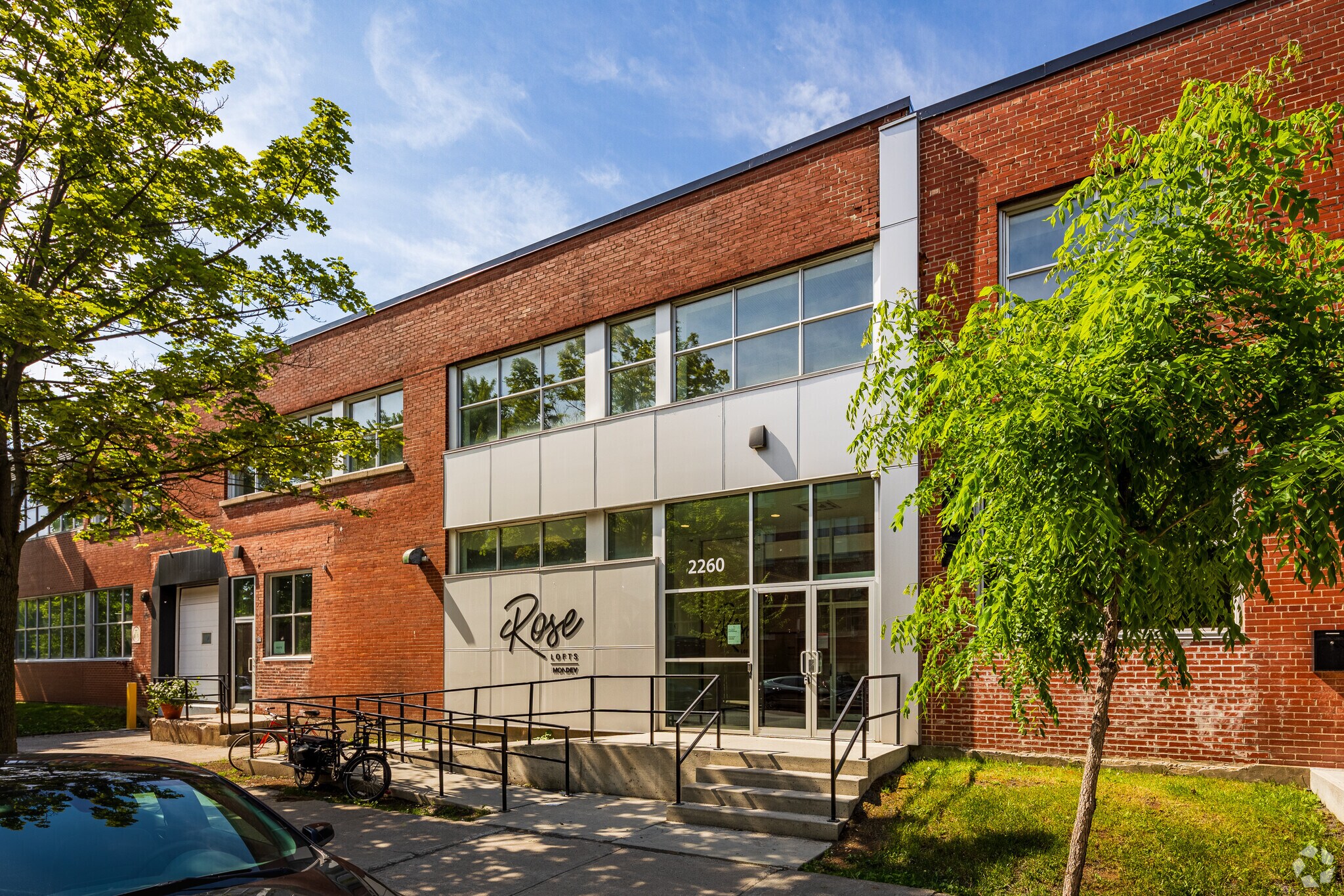 2260 Av Aird, Montréal, QC à louer Photo de l’immeuble– Image 1 sur 24
