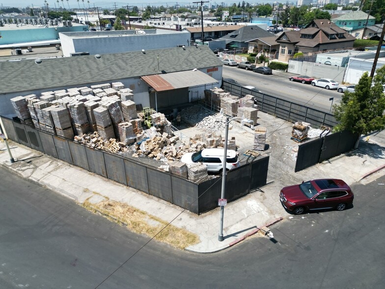 750 E Jefferson Blvd, Los Angeles, CA à louer - Photo de l’immeuble – Image 3 sur 7