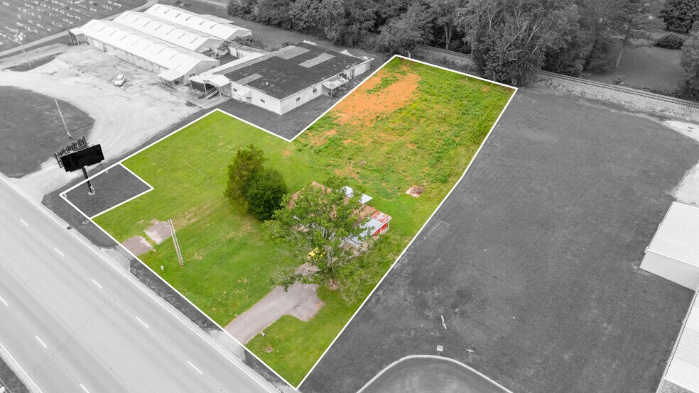 309 N Military St, Loretto, TN à vendre - Photo de l’immeuble – Image 3 sur 13