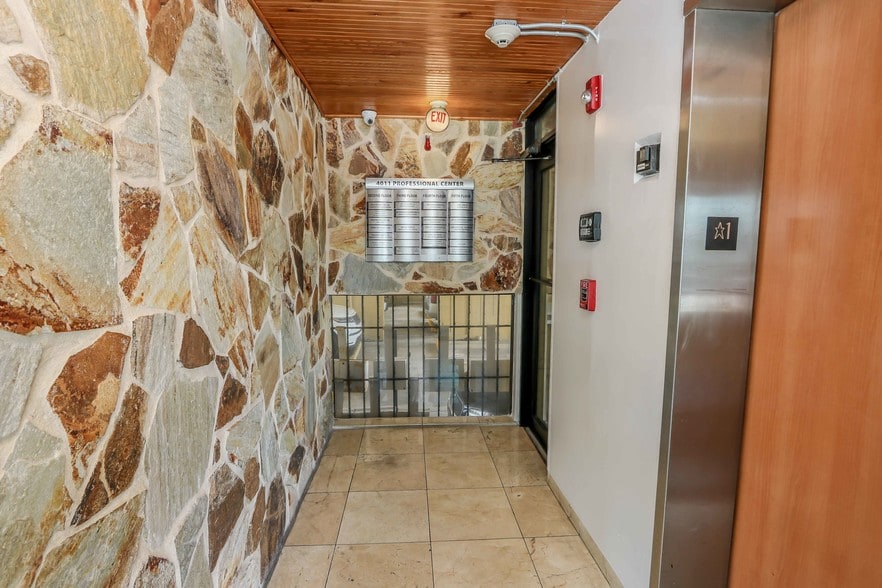 4011 W Flagler St, Miami, FL à louer - Photo intérieure – Image 3 sur 20
