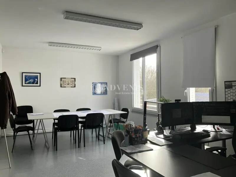 Bureau dans Saint-Doulchard à louer Photo intérieure– Image 1 sur 4