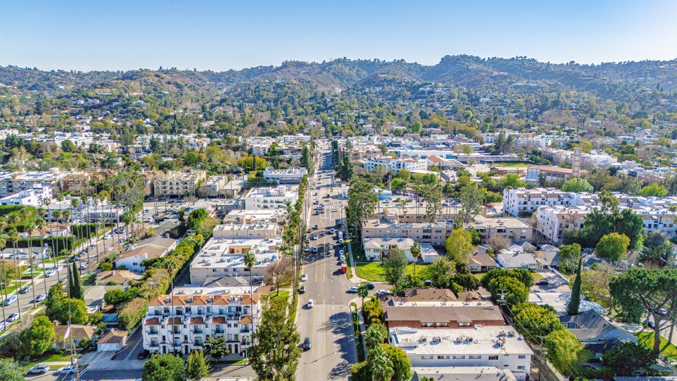 4434 Fulton Ave, Sherman Oaks, CA à vendre - Photo de l’immeuble – Image 3 sur 22