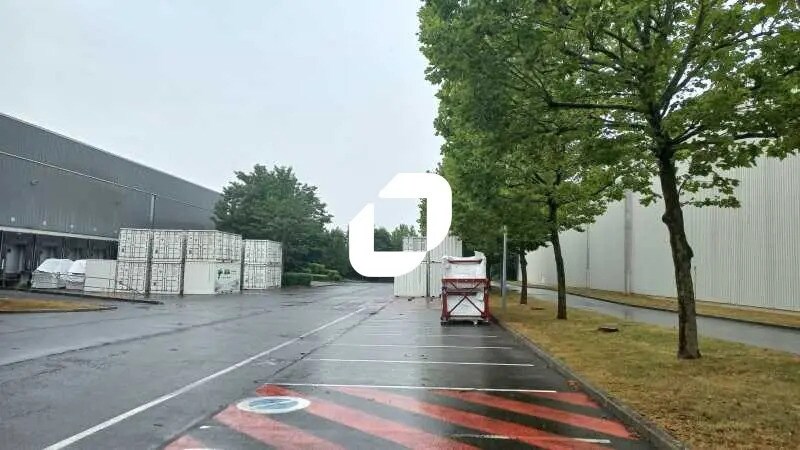 Industriel/Logistique dans Saint-Witz à louer - Photo de l’immeuble – Image 3 sur 6