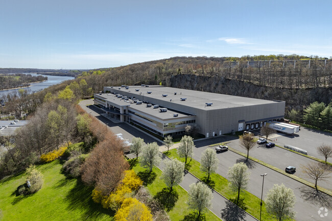 Plus de détails pour 20 Constitution Blvd S, Shelton, CT - Industriel/Logistique à louer