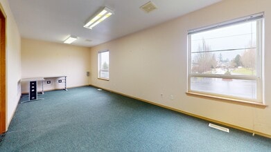 8613 Martin Way E, Lacey, WA à louer Photo intérieure– Image 2 sur 6