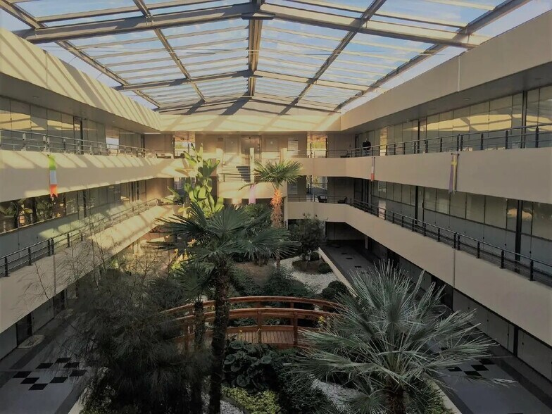 Bureau dans Valbonne à louer - Photo de l’immeuble – Image 2 sur 10