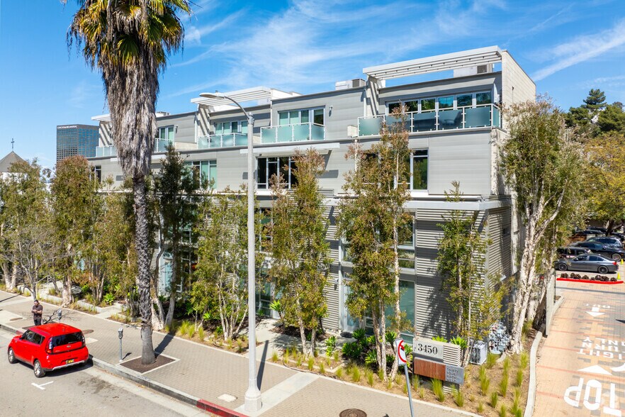 3450 Cahuenga Blvd W, Los Angeles, CA à louer - Photo de l’immeuble – Image 2 sur 16