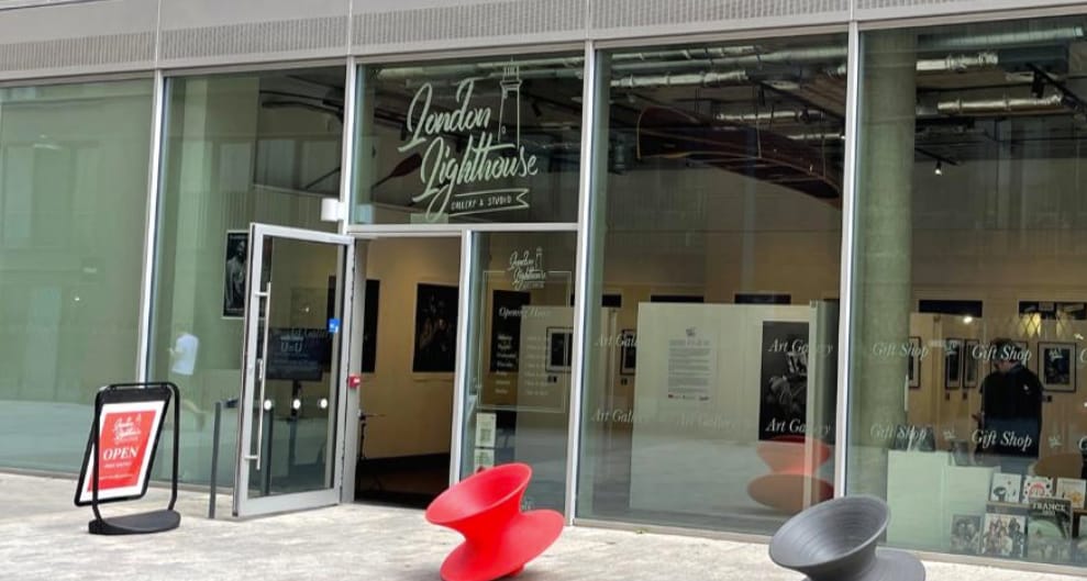 Orchard Pl, Londres à louer Photo de l’immeuble– Image 1 sur 2