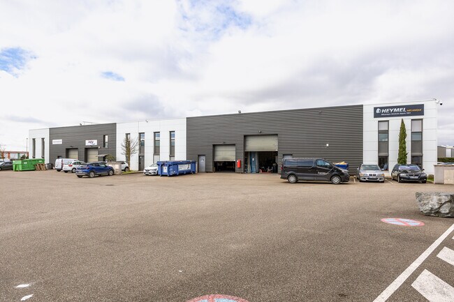 Plus de détails pour Local d’activités à vendre