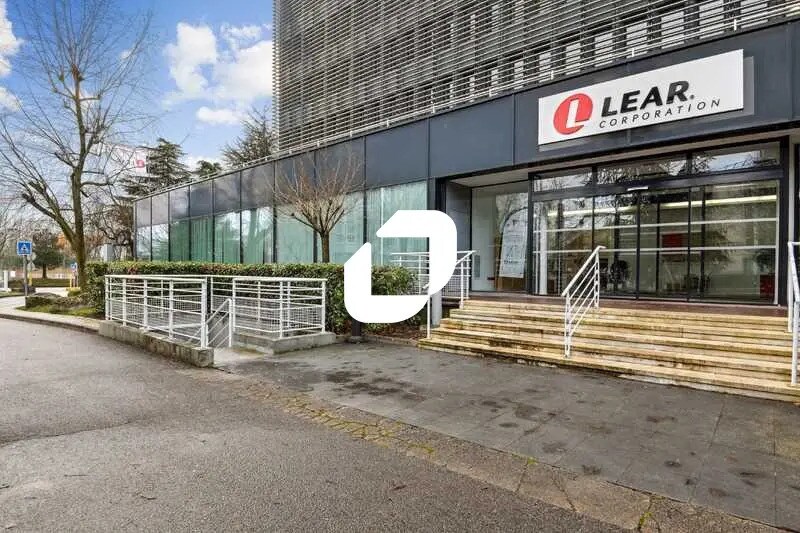 Bureau dans Vélizy-Villacoublay à louer - Photo de l’immeuble – Image 2 sur 18