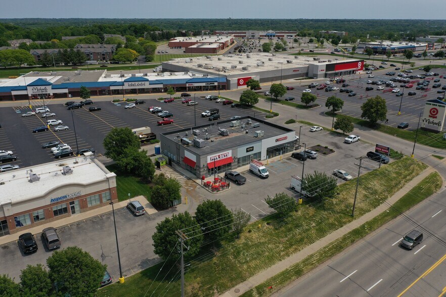 3300 Alpine Ave, Grand Rapids, MI à vendre - Photo de l’immeuble – Image 3 sur 10