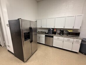 6830 Race Track Rd, Bowie, MD à louer Photo intérieure– Image 2 sur 3