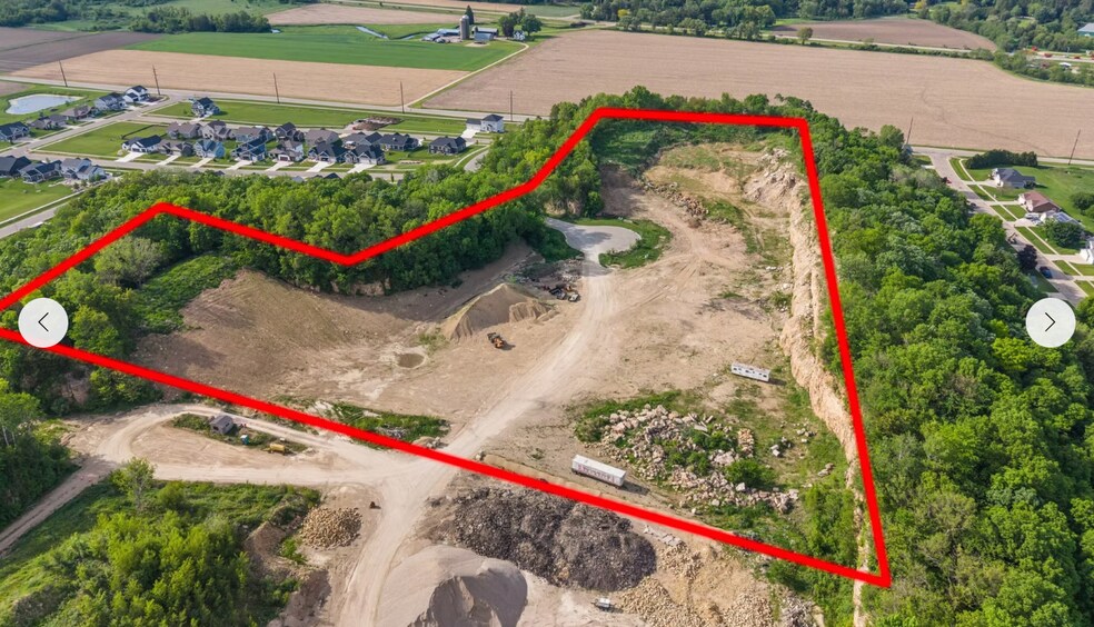 1750 Rocky Bluff Ct, Cross Plains, WI à vendre - Photo de l’immeuble – Image 3 sur 12