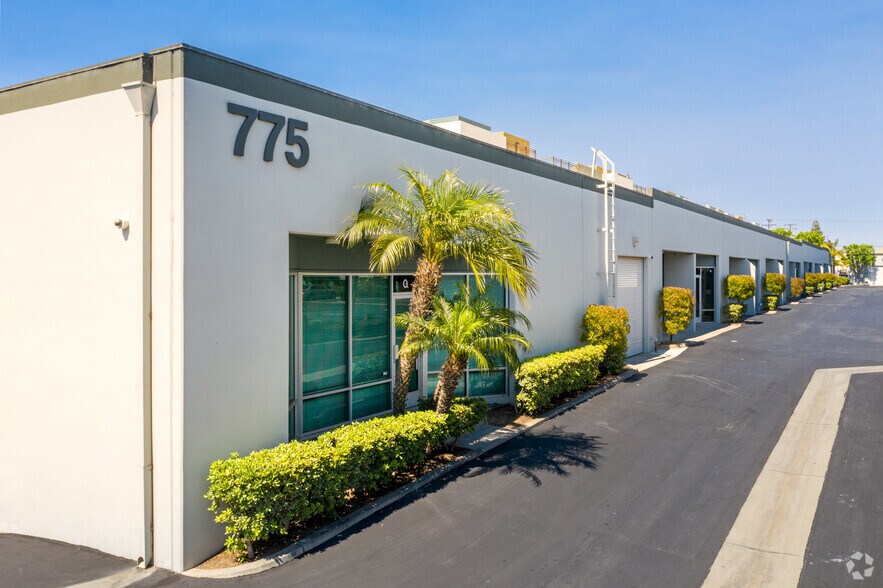 775 W 17th St, Costa Mesa, CA à vendre - Photo de l’immeuble – Image 3 sur 6