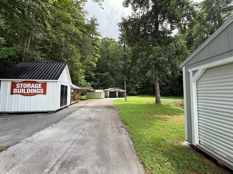 8779 Highway 441, Lakemont, GA à vendre - Photo de l’immeuble – Image 3 sur 9